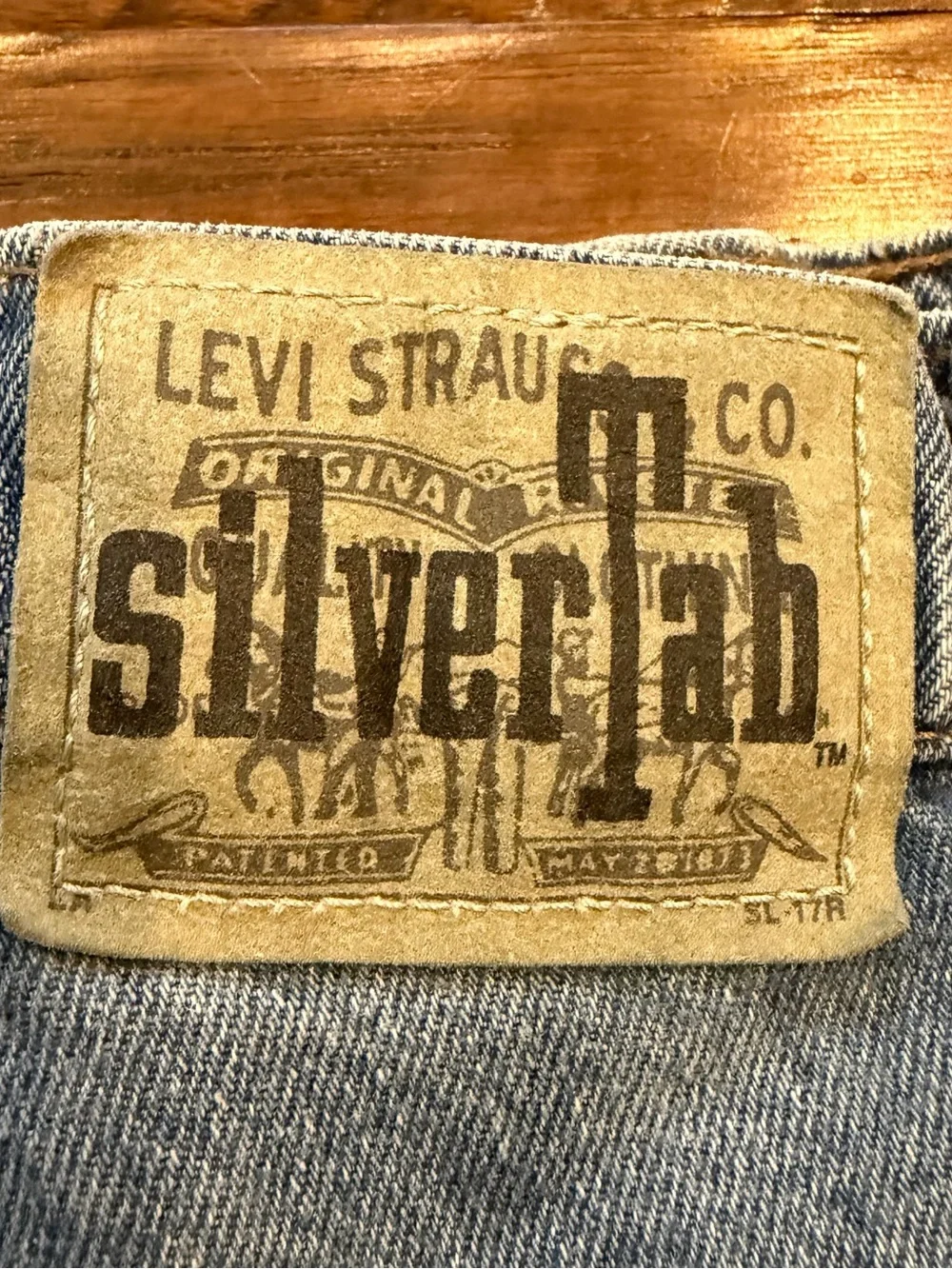 VTG 90s SilverTab Levis Jeans W30 L34 Light Wash Blue Loose Fit Tapered Leg USA